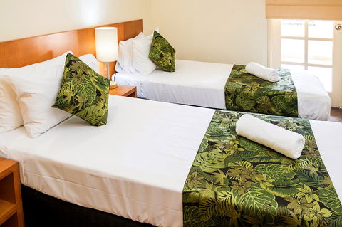 The Lakes Cairns Resort - Tourism Adelaide 8