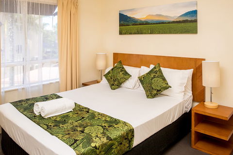 The Lakes Cairns Resort - Tourism Adelaide 9
