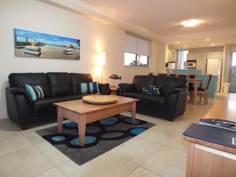 Pacific Marina Apartments - Tourism Adelaide 13