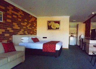 Highway Inn Motel - Tourism Adelaide 2