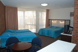 Lakes Central Hotel - Tourism Adelaide 1