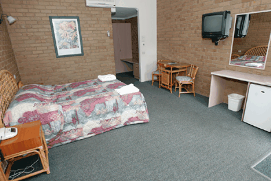 The Tropicana Motor Inn - Tourism Adelaide 1