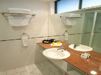 The Waverley International Hotel - Tourism Adelaide 2