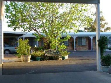 Colonial Motor Lodge - Tourism Adelaide 2