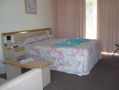 Colonial Motor Lodge - Tourism Adelaide 3