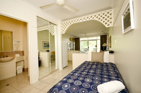 Reef Palms - Tourism Adelaide 3