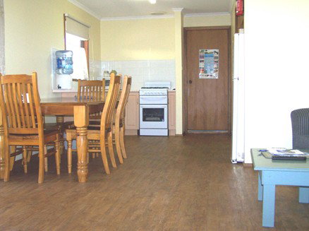 Allestree Holiday Units - Tourism Adelaide 3
