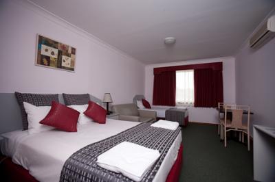 Hume Villa Motor Inn - Tourism Adelaide 2