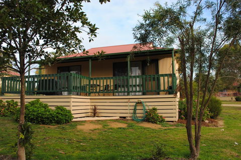 Lakes Entrance Country Cottages - Tourism Adelaide 2