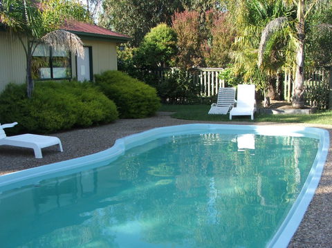 Lakes Entrance Country Cottages - Tourism Adelaide 3