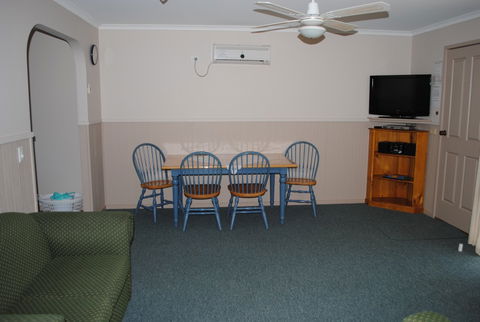 Lakes Entrance Country Cottages - Tourism Adelaide 5