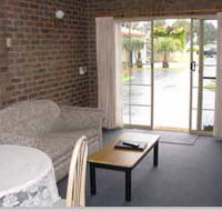 Southern Cross Holiday Apartments - Tourism Adelaide