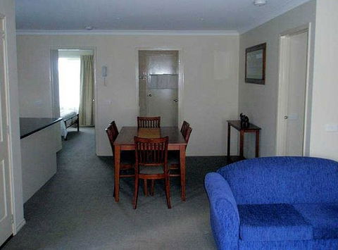 Victoria Lodge Motor Inn And Apartments - Tourism Adelaide 1