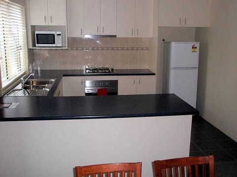 Victoria Lodge Motor Inn And Apartments - Tourism Adelaide 2