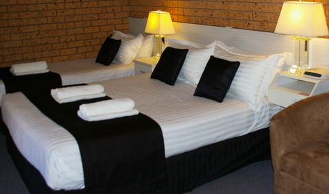 Golden Harvest Motor Inn - Tourism Adelaide 0