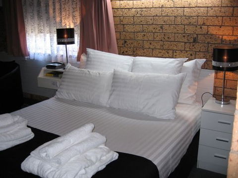 Golden Harvest Motor Inn - Tourism Adelaide 1