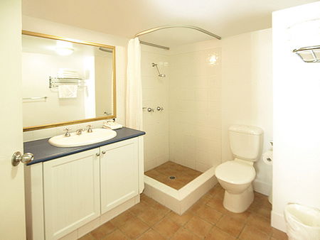 Oaks Calypso Plaza - Tourism Adelaide 4