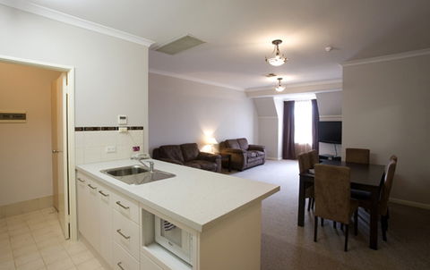 Regal Apartments - Tourism Adelaide 1