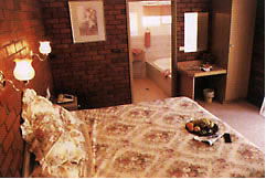 Colonial Motor Lodge - Tourism Adelaide 0