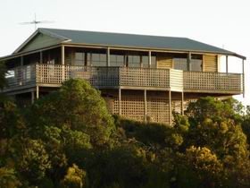 Lantauanan - The Lookout - Tourism Adelaide 0
