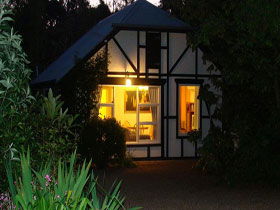 Riddlesdown Cottage - Tourism Adelaide 0