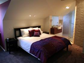 Merlot & Verdelho - Tourism Adelaide 0