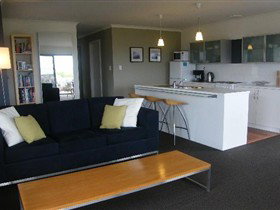 Coorong Waterfront Retreat - Tourism Adelaide 0