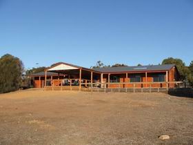Lathami Lodge - Tourism Adelaide 0