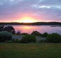 Lake View Apartments - Tourism Adelaide