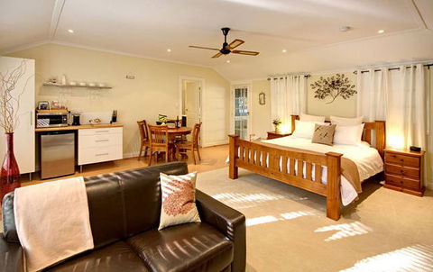 One Tree Bed And Breakfast - Tourism Adelaide 7