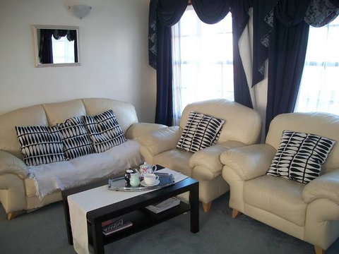 Beachside Apartment - Hove - Tourism Adelaide 0