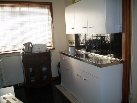 Beachside Apartment - Hove - Tourism Adelaide 1