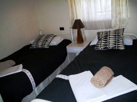 Beachside Apartment - Hove - Tourism Adelaide 3