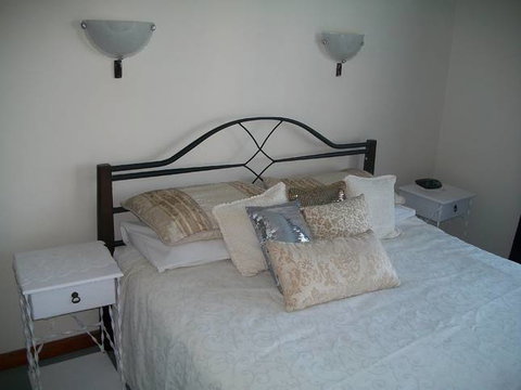 Beachside Apartment - Hove - Tourism Adelaide 5
