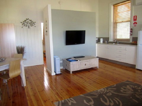 Clydesdale Cottage B&B - Tourism Adelaide 5