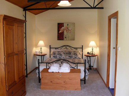 The Old Oak Bed And Breakfast - The Shearing Quarters - Tourism Adelaide 1
