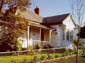 Majestic View (Emily Cottage) - Tourism Adelaide 0