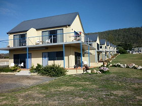 Diamond Island Resort - Beachfront Villas - Tourism Adelaide 0