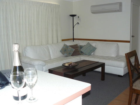 Rainbow Getaway Holiday Apartments - Tourism Adelaide 4
