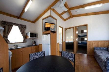 Canberra Motor Village - Tourism Adelaide 4