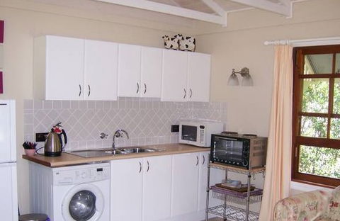 Hillcrest Cottage - Tourism Adelaide 4