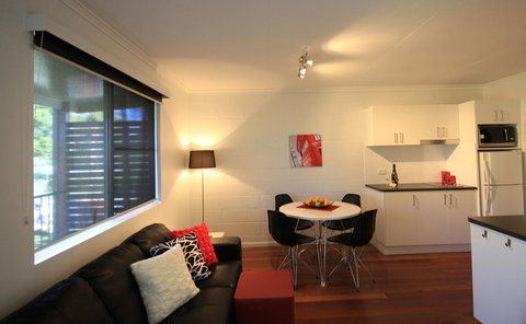 Maclean Stays - Tourism Adelaide 3