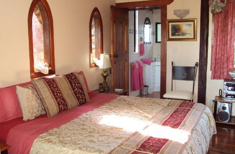 Castle On The Hill Bed And Breakfast - Tourism Adelaide 4