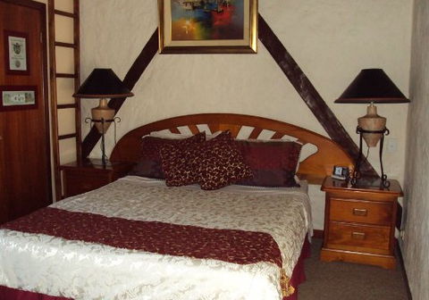 Castle On The Hill Bed And Breakfast - Tourism Adelaide 5
