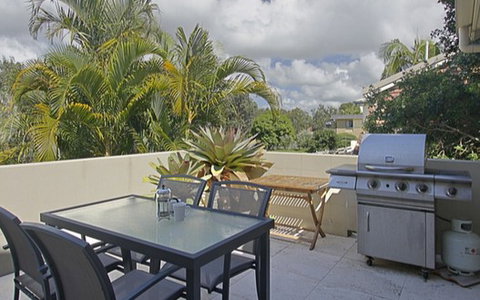 Aqua On Byron Villa B - Tourism Adelaide 0