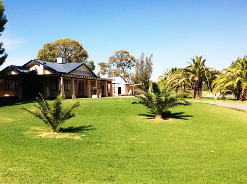 Curlwaa Caravan Park - Tourism Adelaide 0