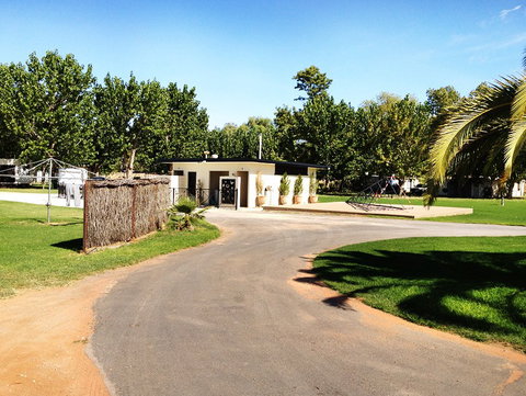 Curlwaa Caravan Park - Tourism Adelaide 2