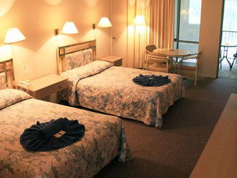 Khancoban Alpine Inn - Tourism Adelaide 3