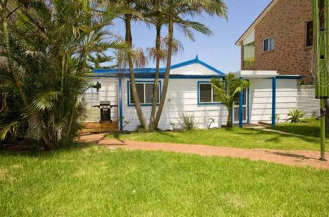 A Beach House On Sunset - Tourism Adelaide 0