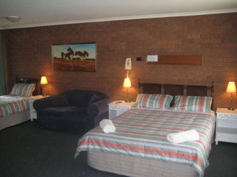 Greenacres Motel - Tourism Adelaide 0